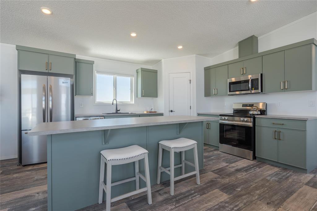 Photo 6 of 10 Vista Lane, Mitchell MB