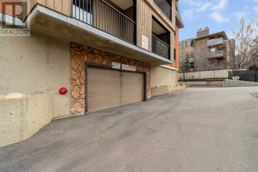 Single Family House for Sale in  A  Street NW Varsity Calgary 