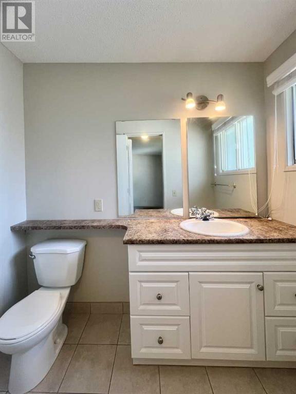 Single Family House Bungalow for Sale in  Silverview Drive NW Silver Springs Calgary 