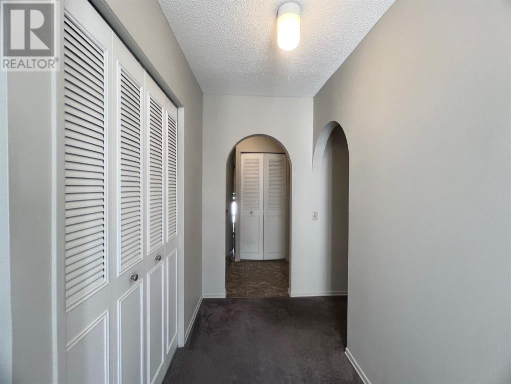 Single Family House Bungalow for Sale in  Silverview Drive NW Silver Springs Calgary 
