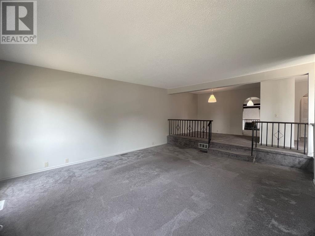 Single Family House Bungalow for Sale in  Silverview Drive NW Silver Springs Calgary 