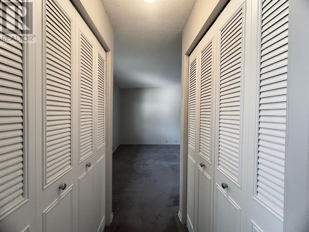 Single Family House Bungalow for Sale in  Silverview Drive NW Silver Springs Calgary 