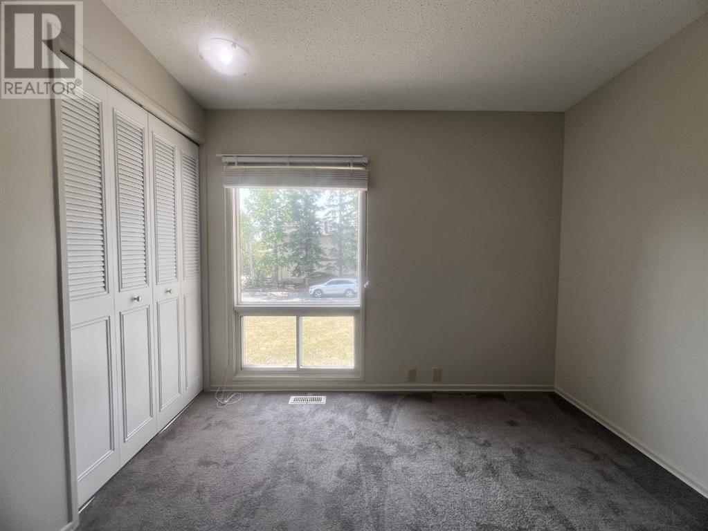 Single Family House Bungalow for Sale in  Silverview Drive NW Silver Springs Calgary 
