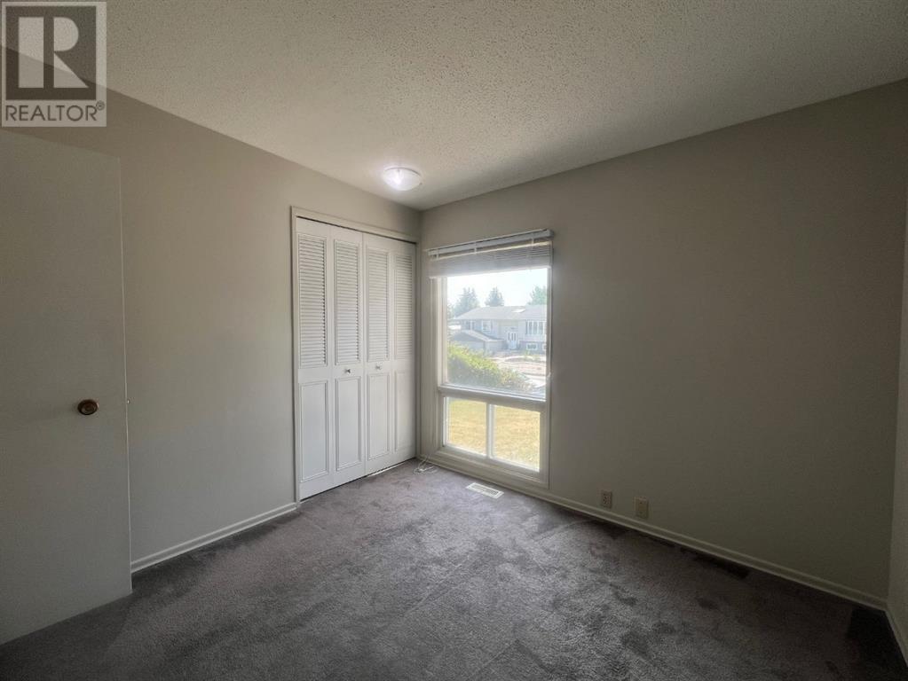 Single Family House Bungalow for Sale in  Silverview Drive NW Silver Springs Calgary 
