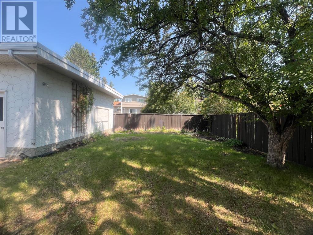 Single Family House Bungalow for Sale in  Silverview Drive NW Silver Springs Calgary 