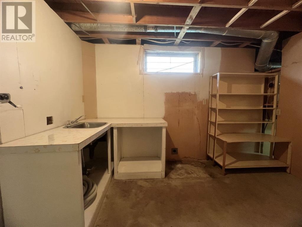 Single Family House Bungalow for Sale in  Silverview Drive NW Silver Springs Calgary 