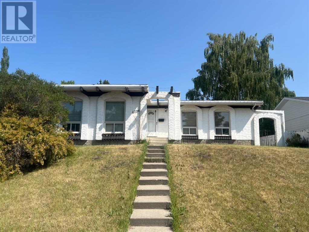 Single Family House Bungalow for Sale in  Silverview Drive NW Silver Springs Calgary 