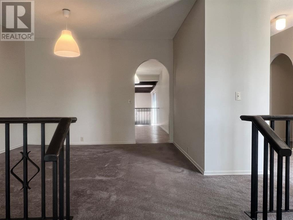 Single Family House Bungalow for Sale in  Silverview Drive NW Silver Springs Calgary 