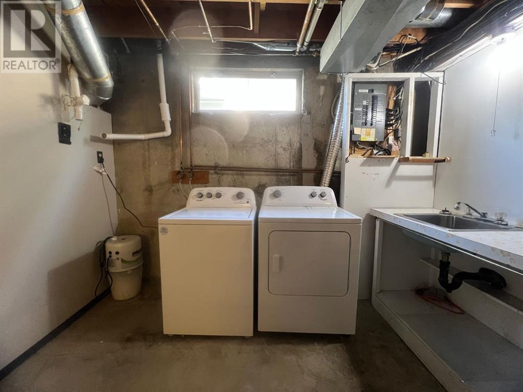 Single Family House Bungalow for Sale in  Silverview Drive NW Silver Springs Calgary 