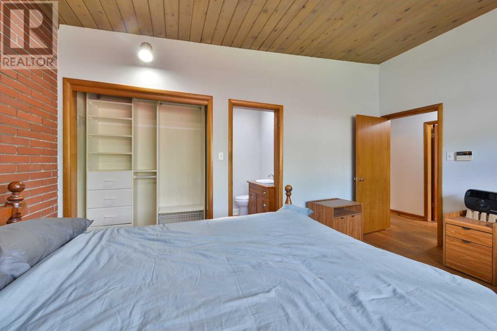 Single Family House Bungalow for Sale in  Governor Drive SW Glamorgan Calgary 