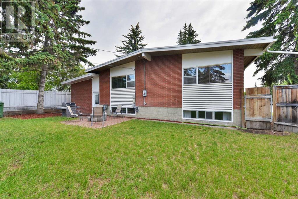 Single Family House Bungalow for Sale in  Governor Drive SW Glamorgan Calgary 
