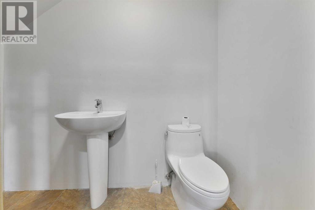 Single Family House Bungalow for Sale in  Governor Drive SW Glamorgan Calgary 