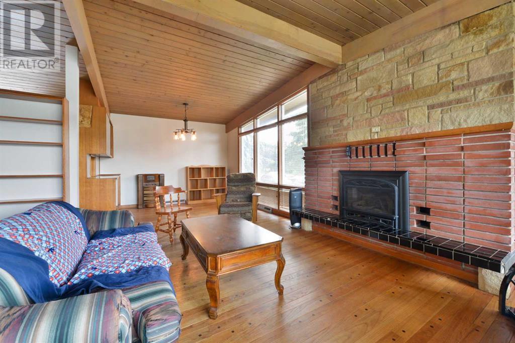 Single Family House Bungalow for Sale in  Governor Drive SW Glamorgan Calgary 
