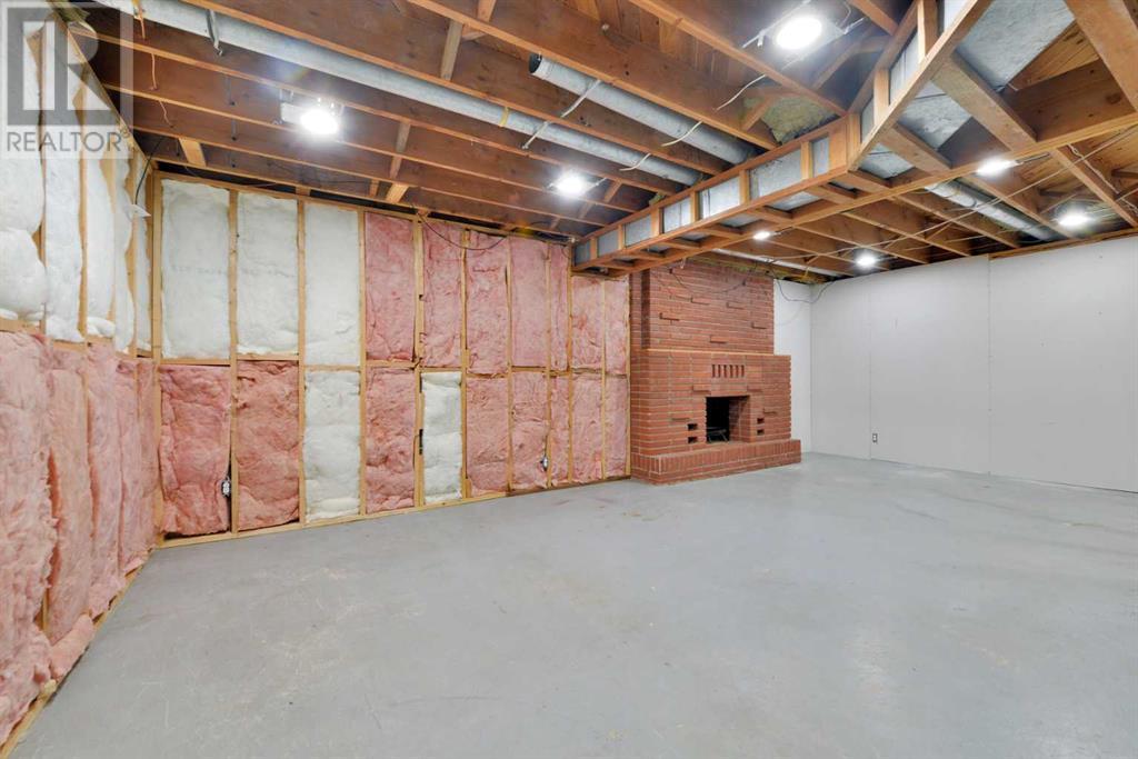 Single Family House Bungalow for Sale in  Governor Drive SW Glamorgan Calgary 