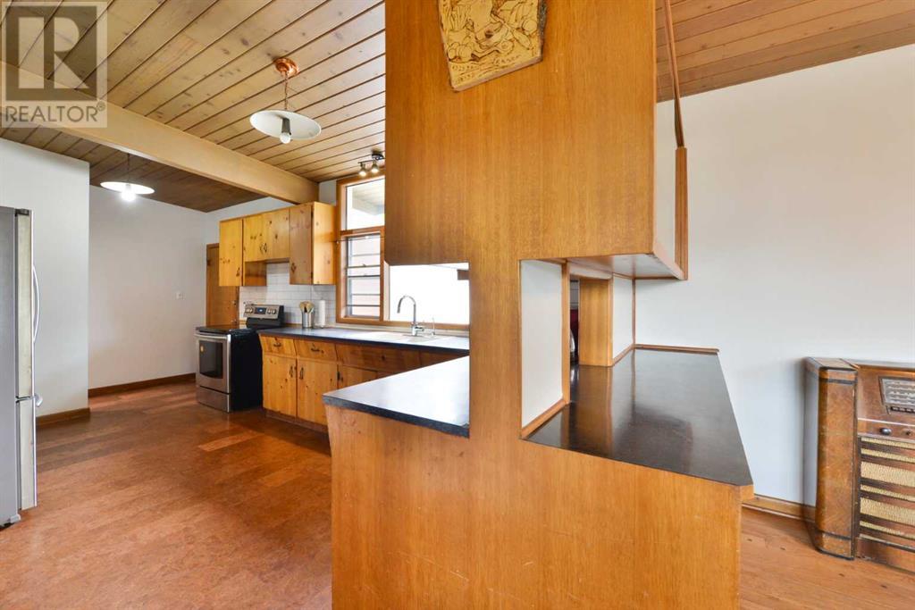 Single Family House Bungalow for Sale in  Governor Drive SW Glamorgan Calgary 