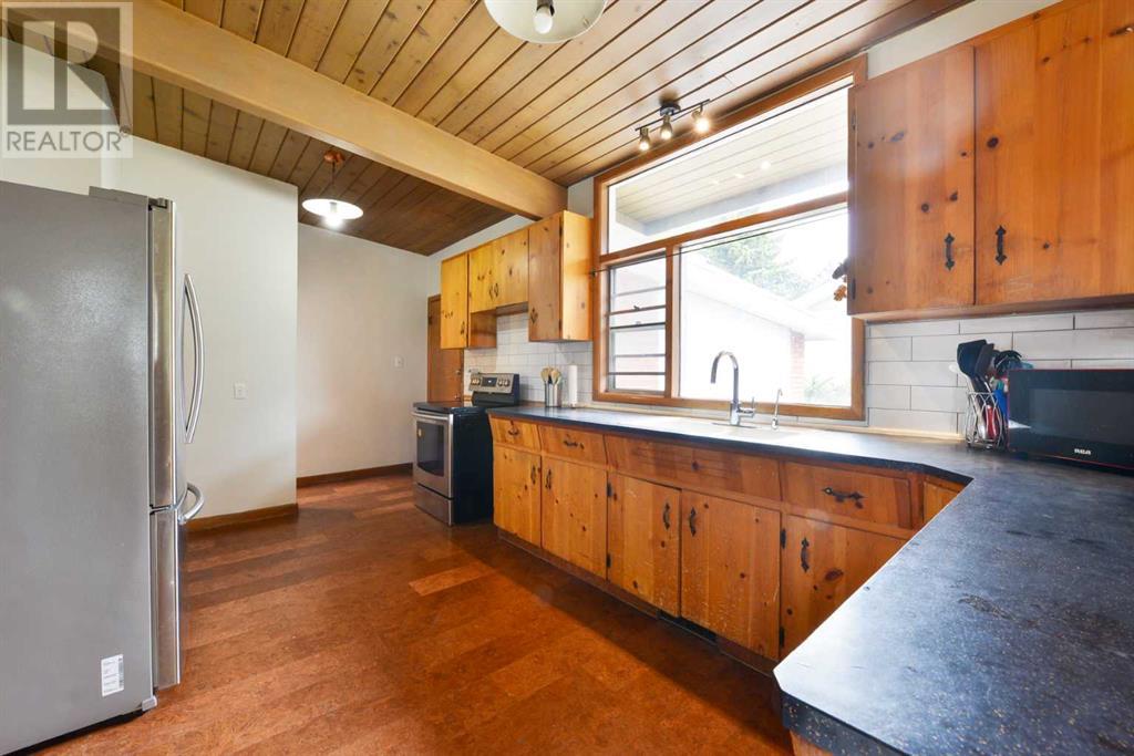 Single Family House Bungalow for Sale in  Governor Drive SW Glamorgan Calgary 