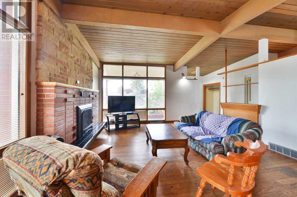Single Family House Bungalow for Sale in  Governor Drive SW Glamorgan Calgary 