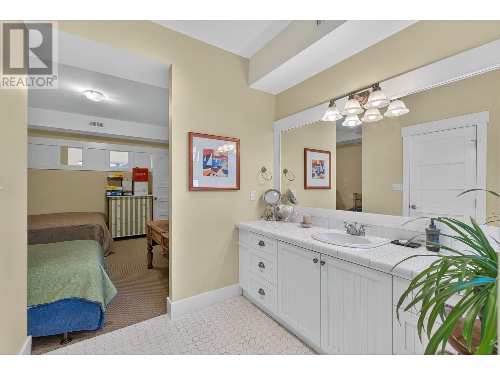 524 3880 Truswell Road, Kelowna