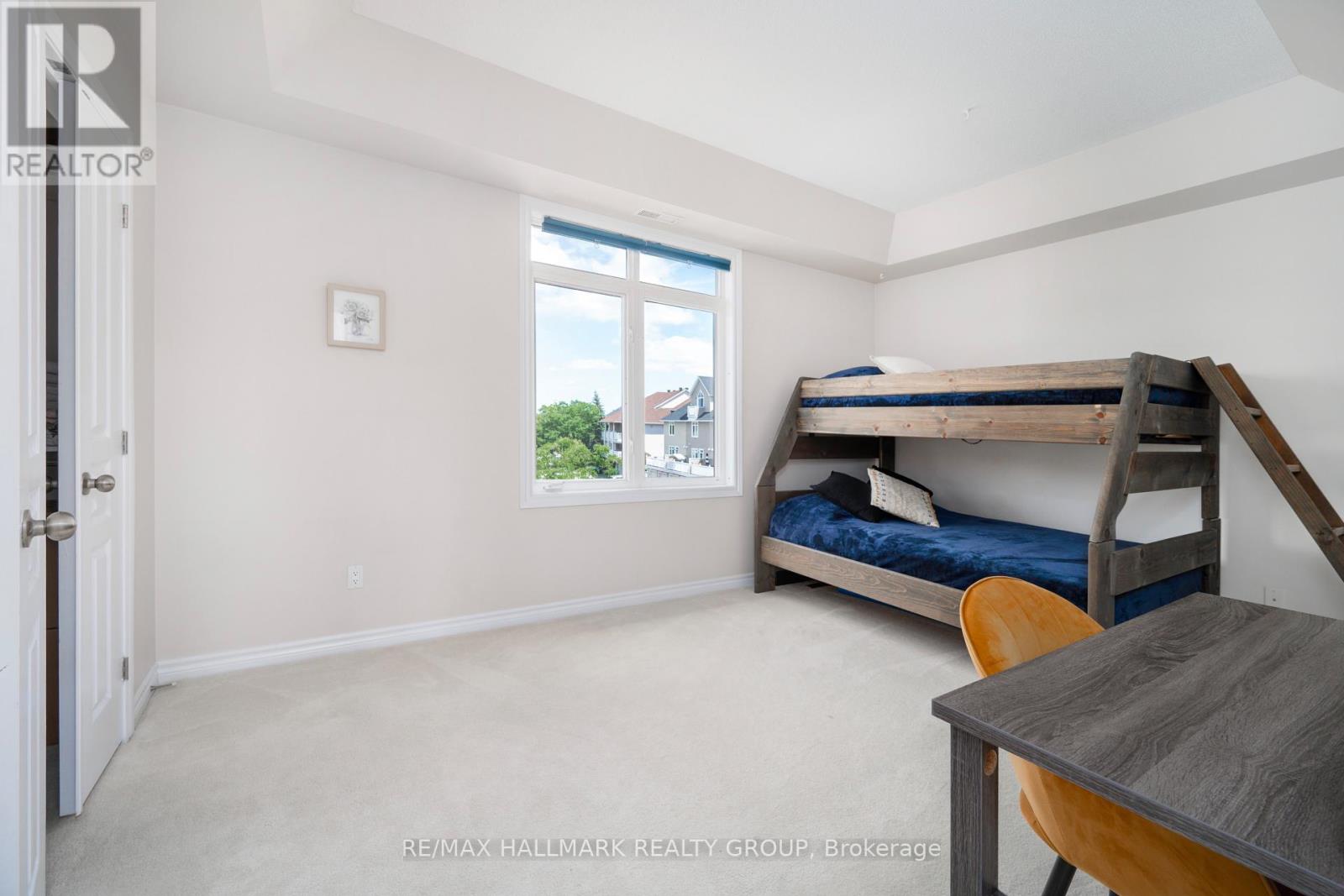 Photo 15 of 39 39 Hawkstone Gate, Ottawa ON