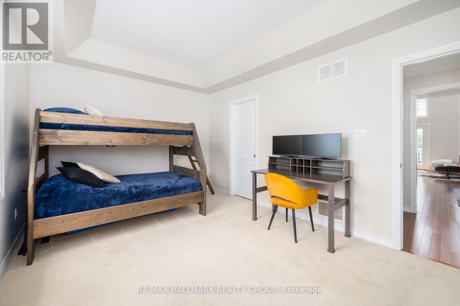 Photo 16 of 39 39 Hawkstone Gate, Ottawa ON