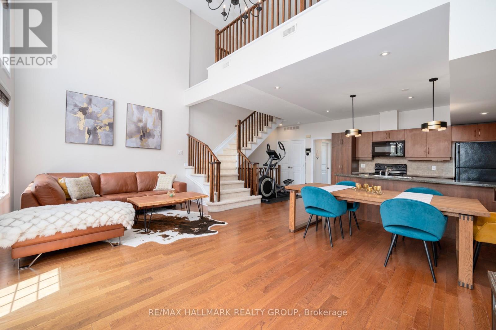 Photo 9 of 39 39 Hawkstone Gate, Ottawa ON