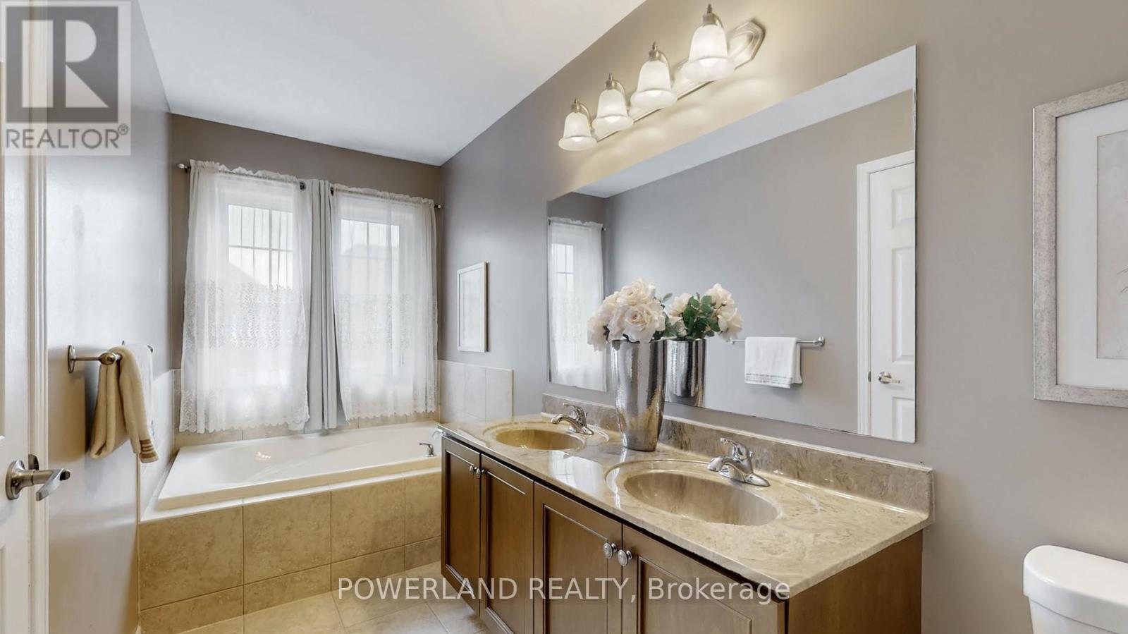 Single Family House for Sale in  SPRUCE PINE CRESCENT Vaughan (Patterson) 