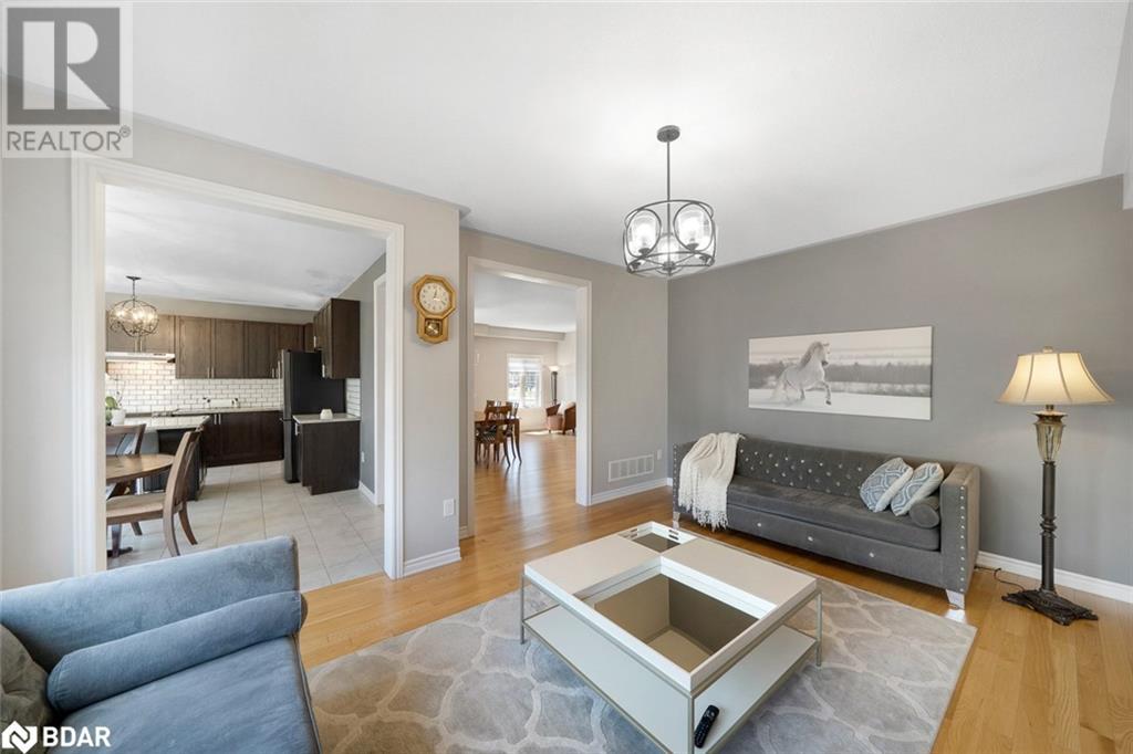 Photo 11 of 1601 Emberton Way, Innisfil ON