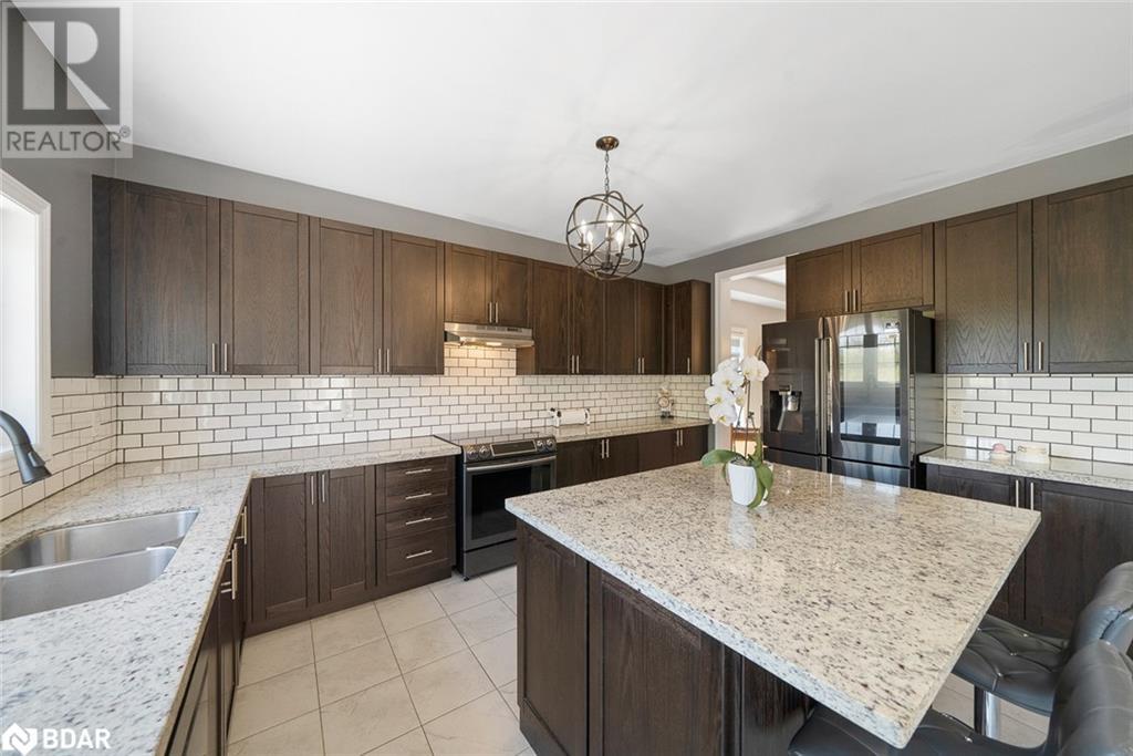 Photo 14 of 1601 Emberton Way, Innisfil ON