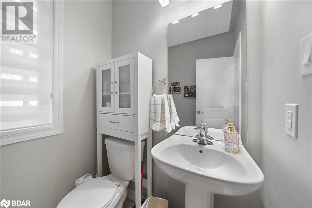 Photo 8 of 1601 Emberton Way, Innisfil ON