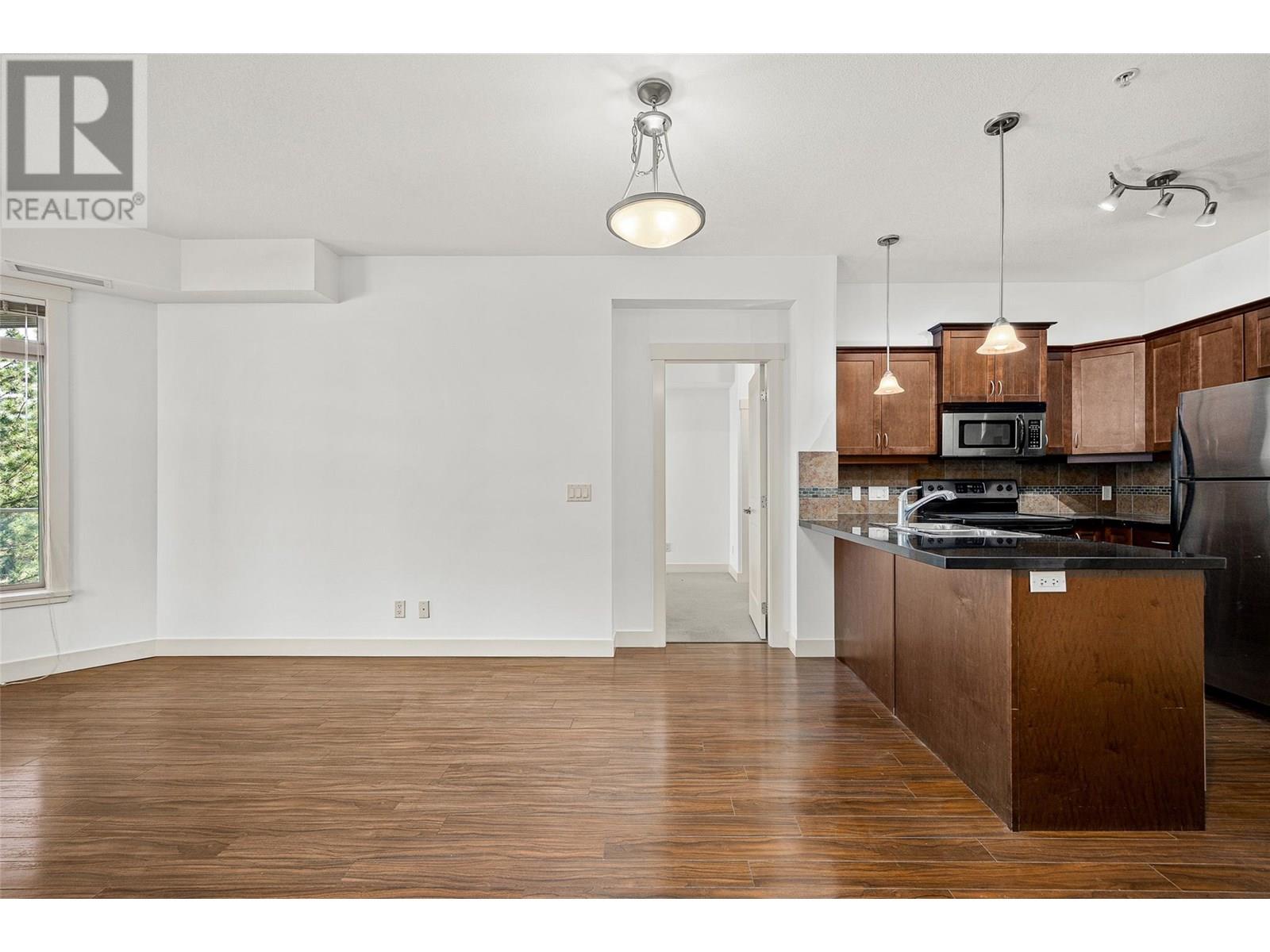 #215 3533 CARRINGTON ROAD - 14