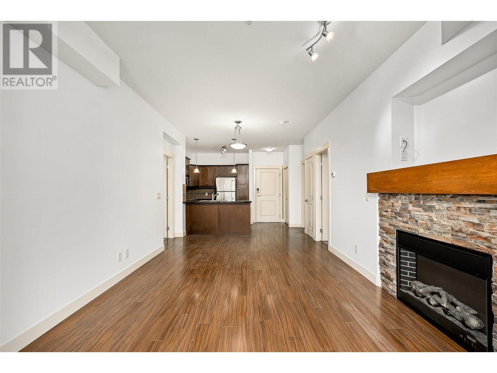 #215 3533 CARRINGTON ROAD - 17