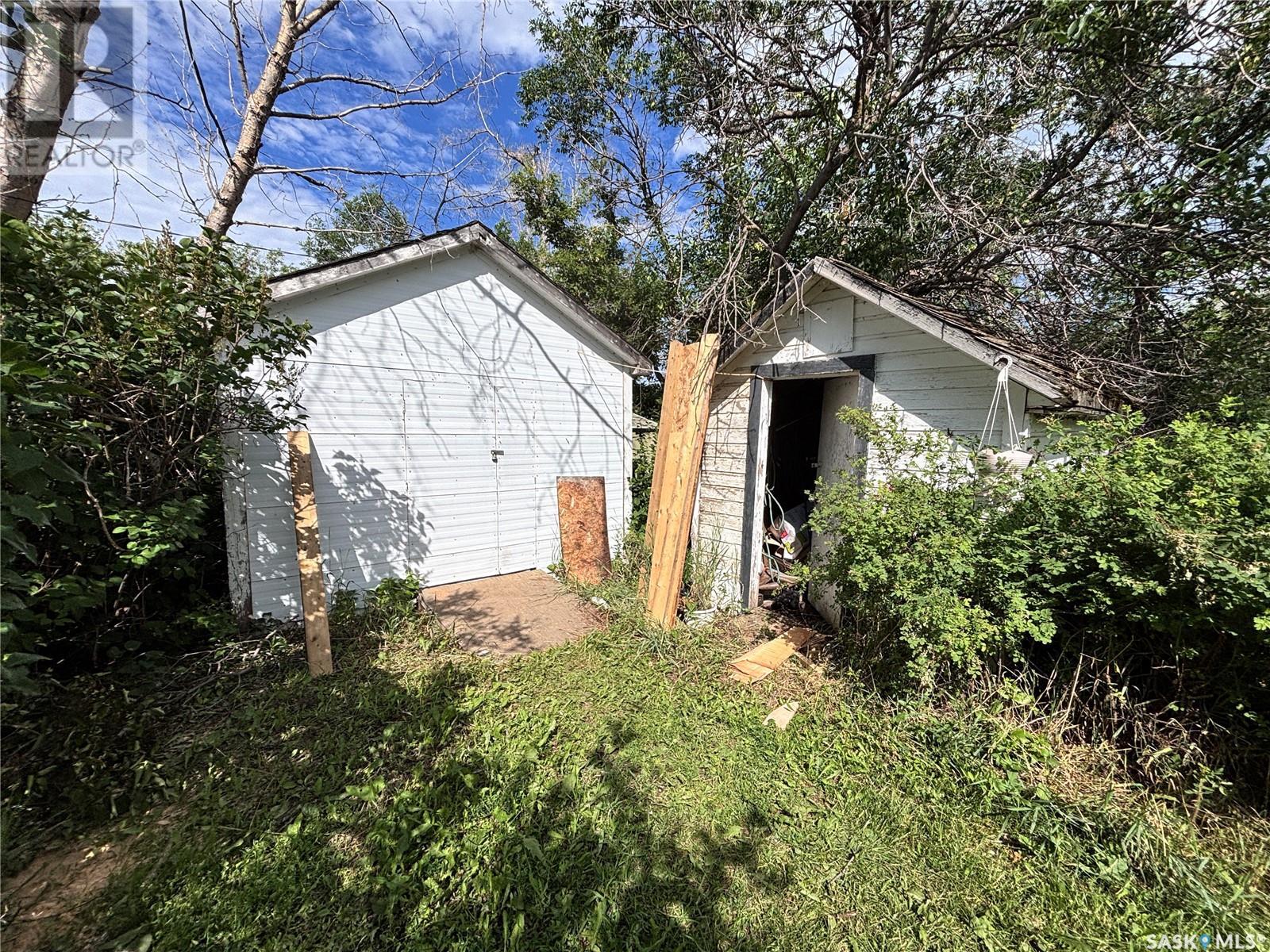 Photo 13 of 108 2nd Avenue S, Macrorie SK