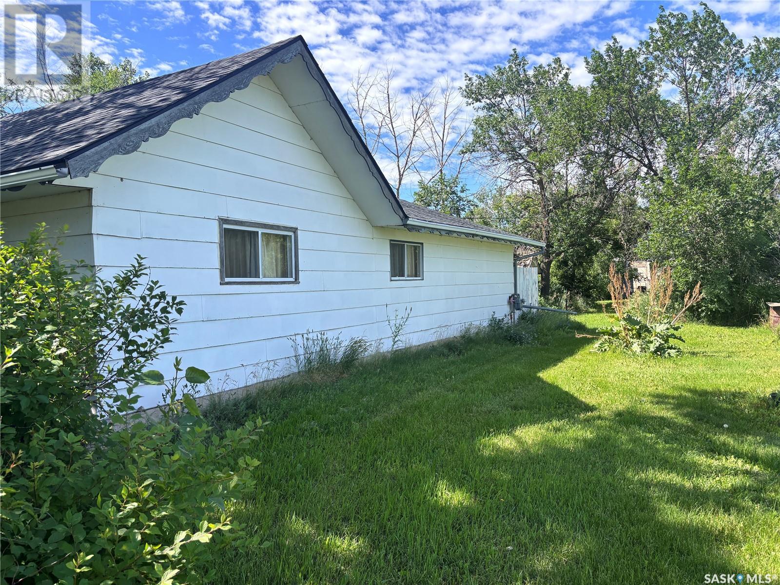 Photo 19 of 108 2nd Avenue S, Macrorie SK