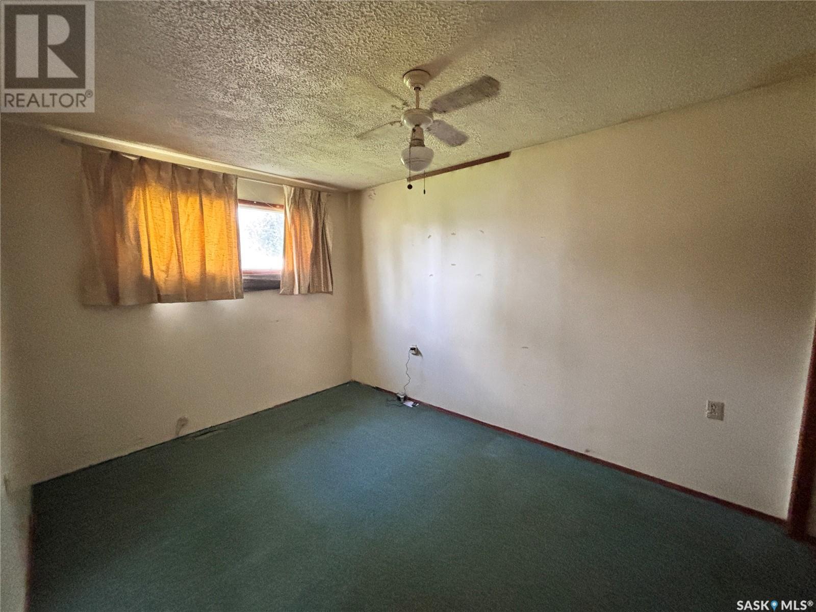 Photo 18 of 108 2nd Avenue S, Macrorie SK
