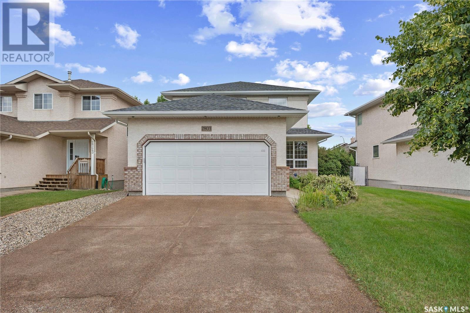 Single Family House 2 Level for Sale in  Hayden Park ROAD Regina 