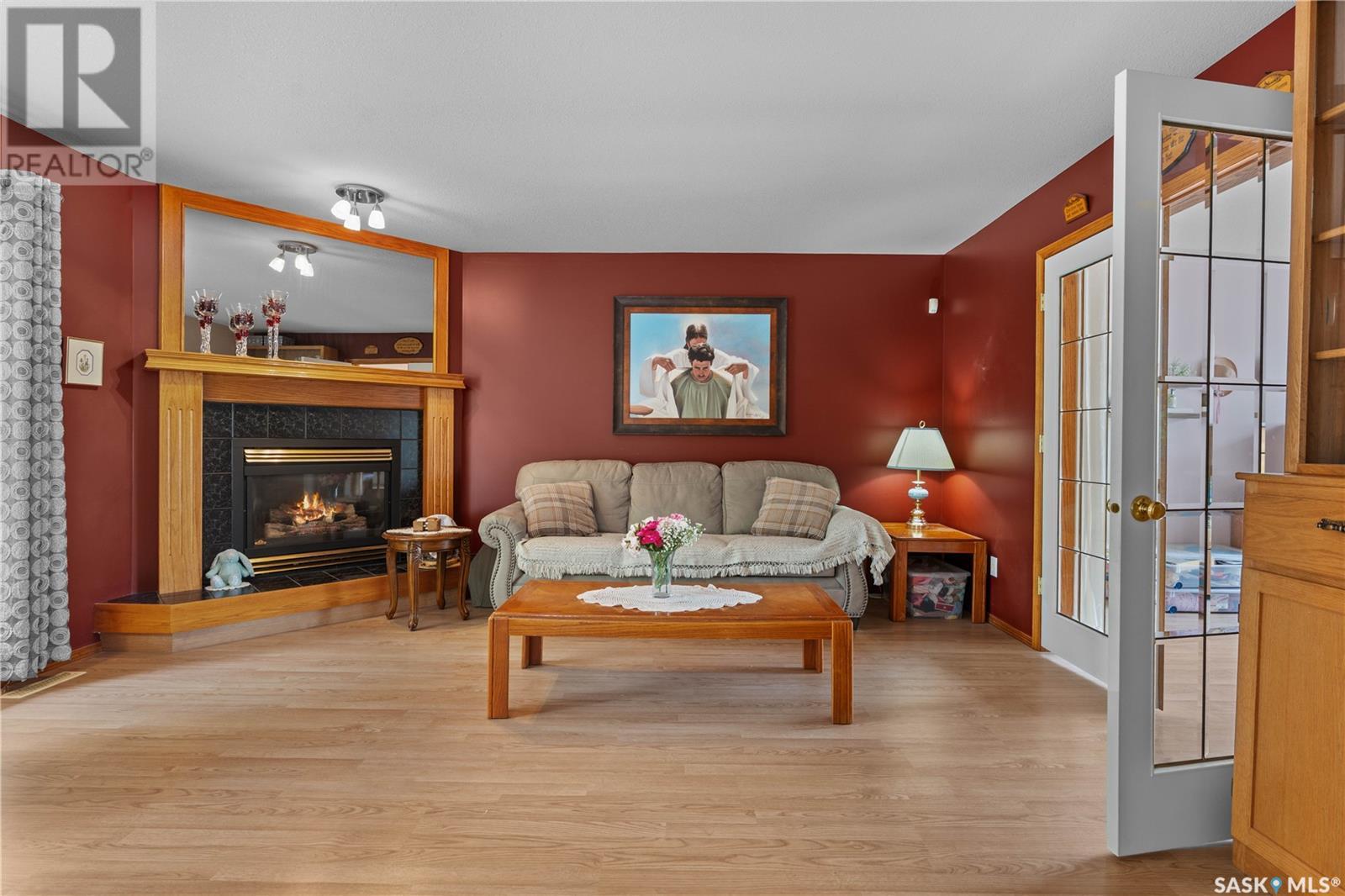 Single Family House 2 Level for Sale in  Hayden Park ROAD Regina 
