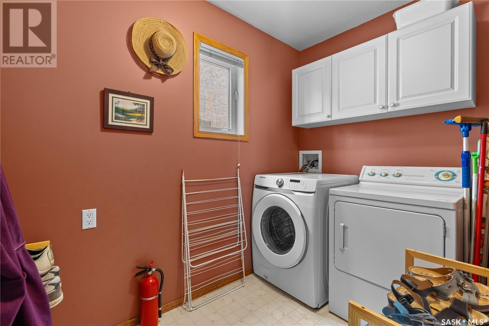 Single Family House 2 Level for Sale in  Hayden Park ROAD Regina 