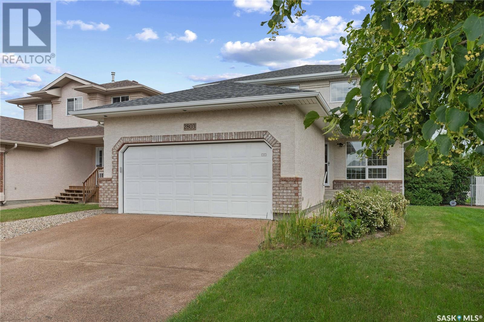 Single Family House 2 Level for Sale in  Hayden Park ROAD Regina 