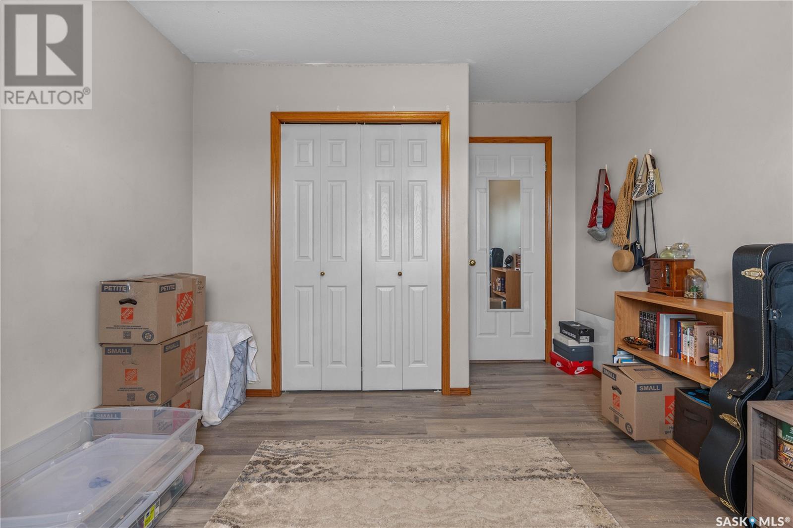 Single Family House 2 Level for Sale in  Hayden Park ROAD Regina 
