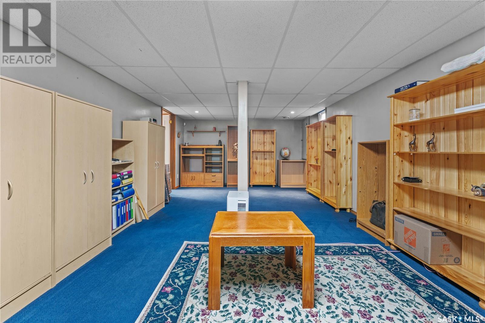 Single Family House 2 Level for Sale in  Hayden Park ROAD Regina 