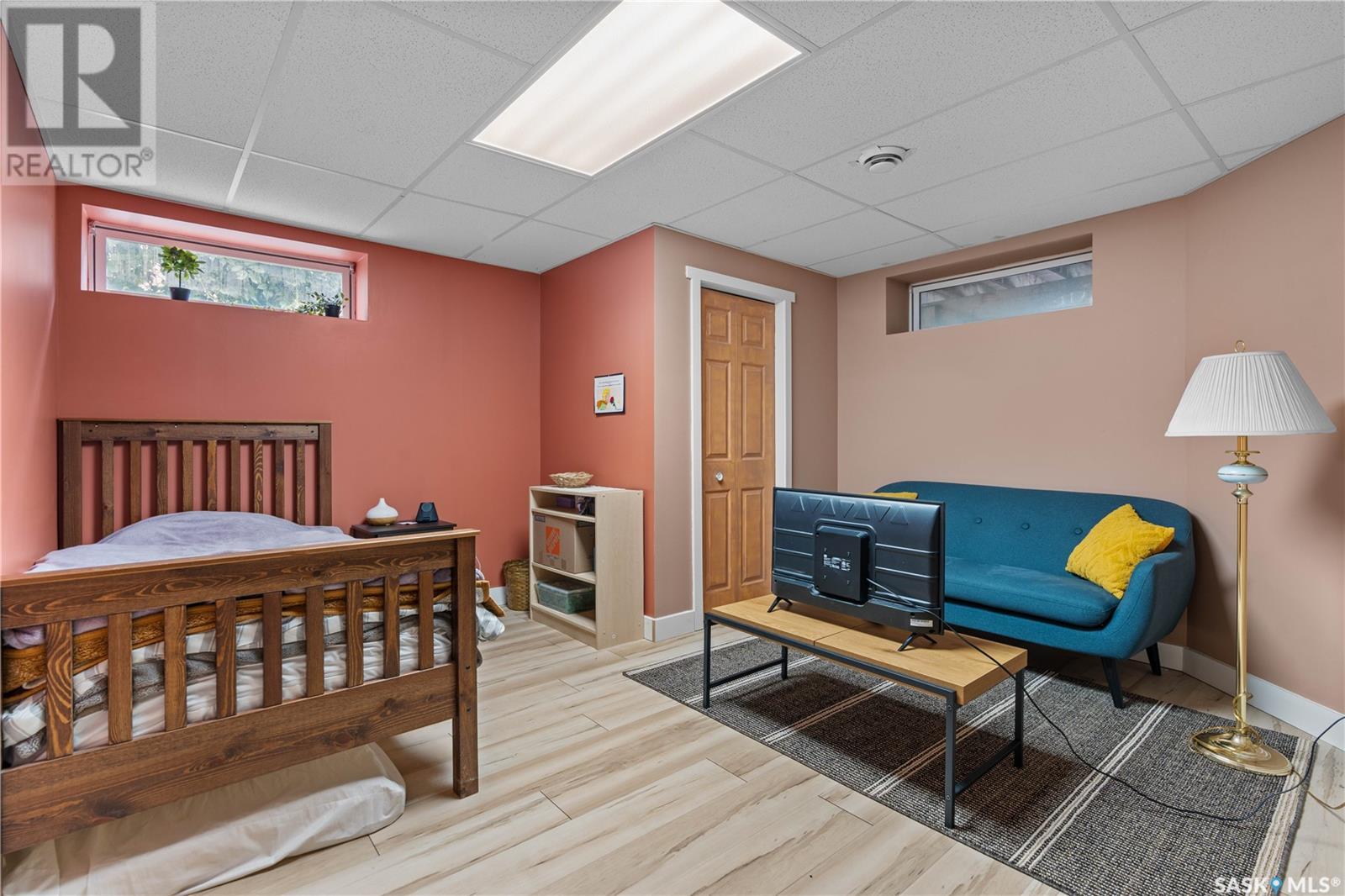 Single Family House 2 Level for Sale in  Hayden Park ROAD Regina 