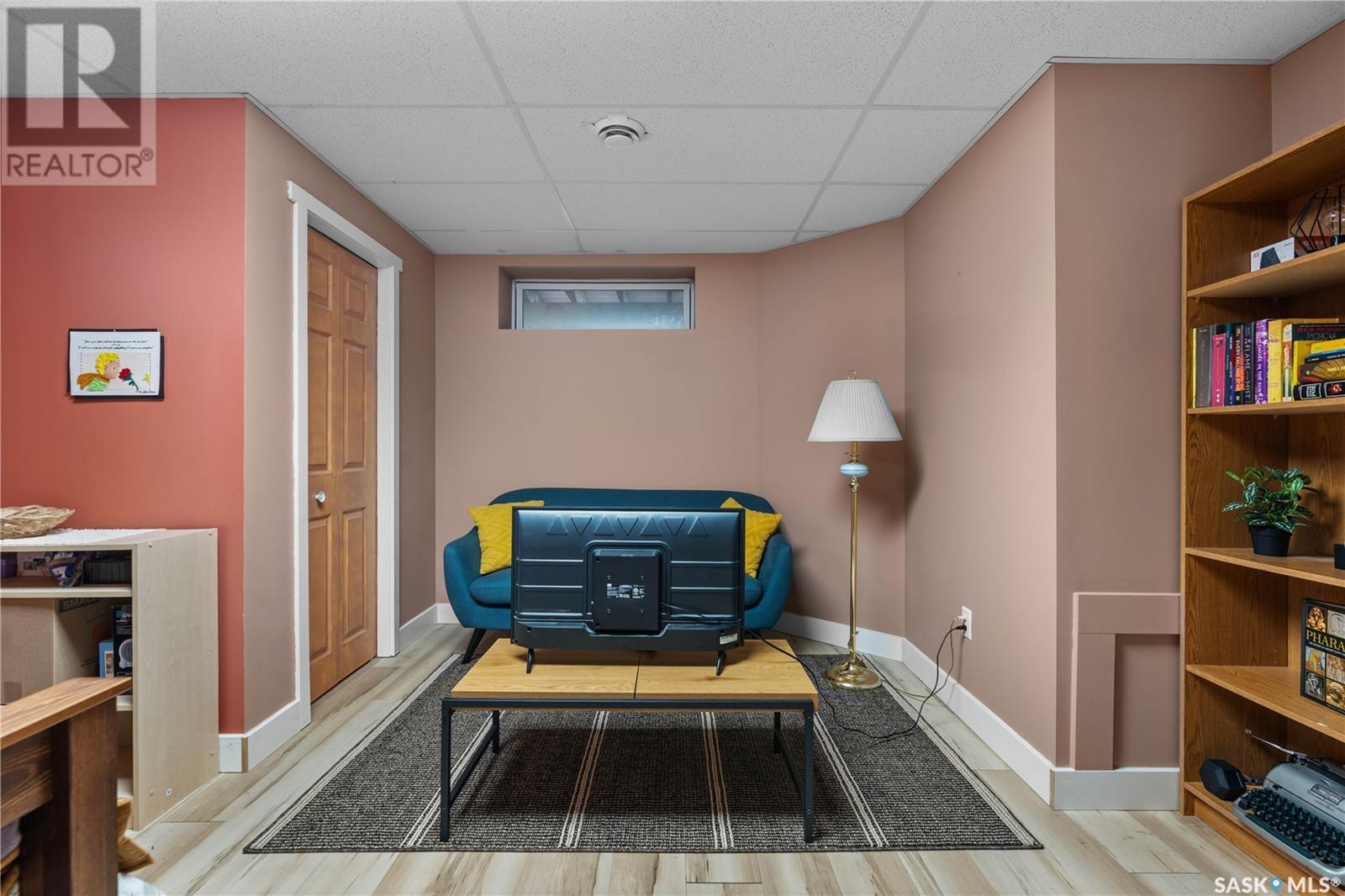 Single Family House 2 Level for Sale in  Hayden Park ROAD Regina 