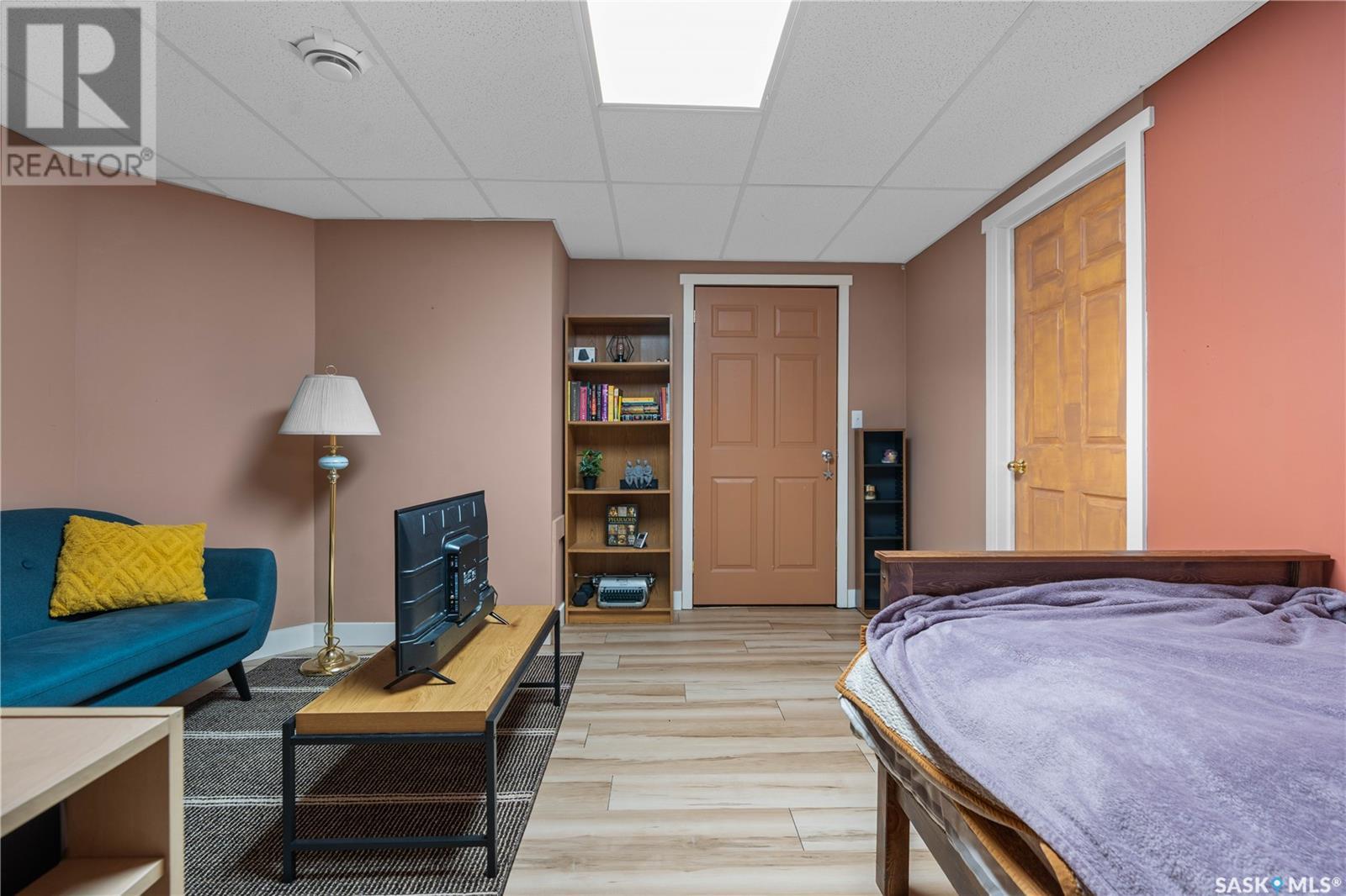 Single Family House 2 Level for Sale in  Hayden Park ROAD Regina 