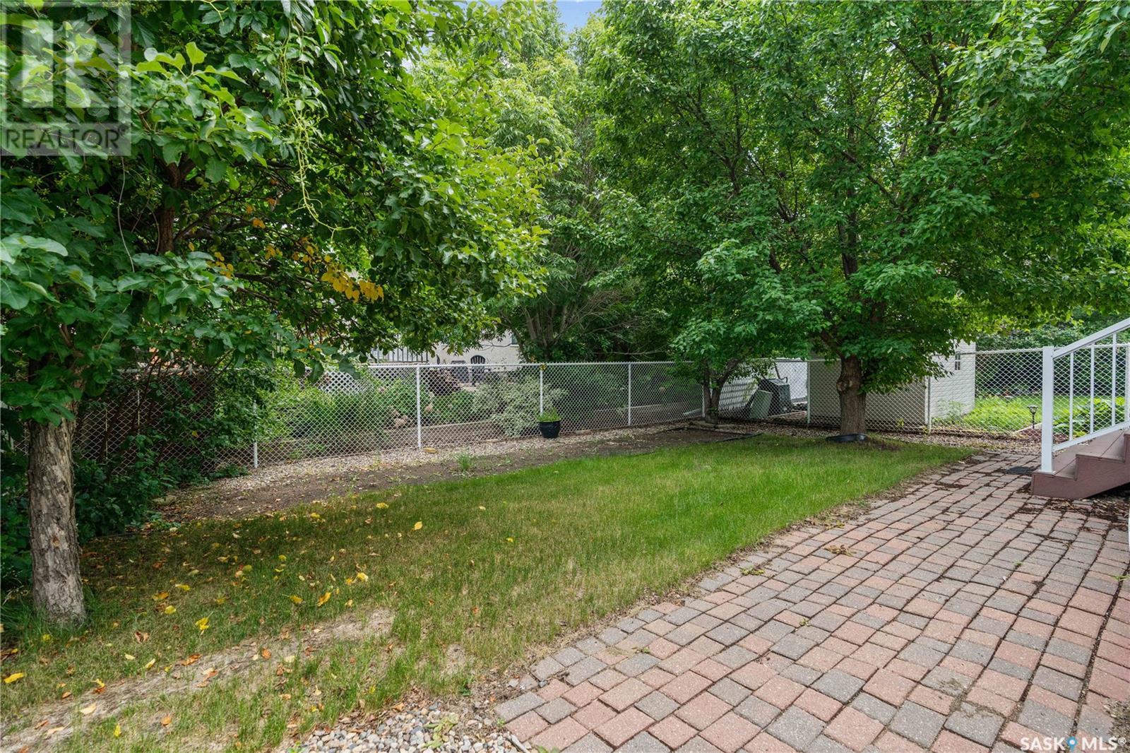 Single Family House 2 Level for Sale in  Hayden Park ROAD Regina 