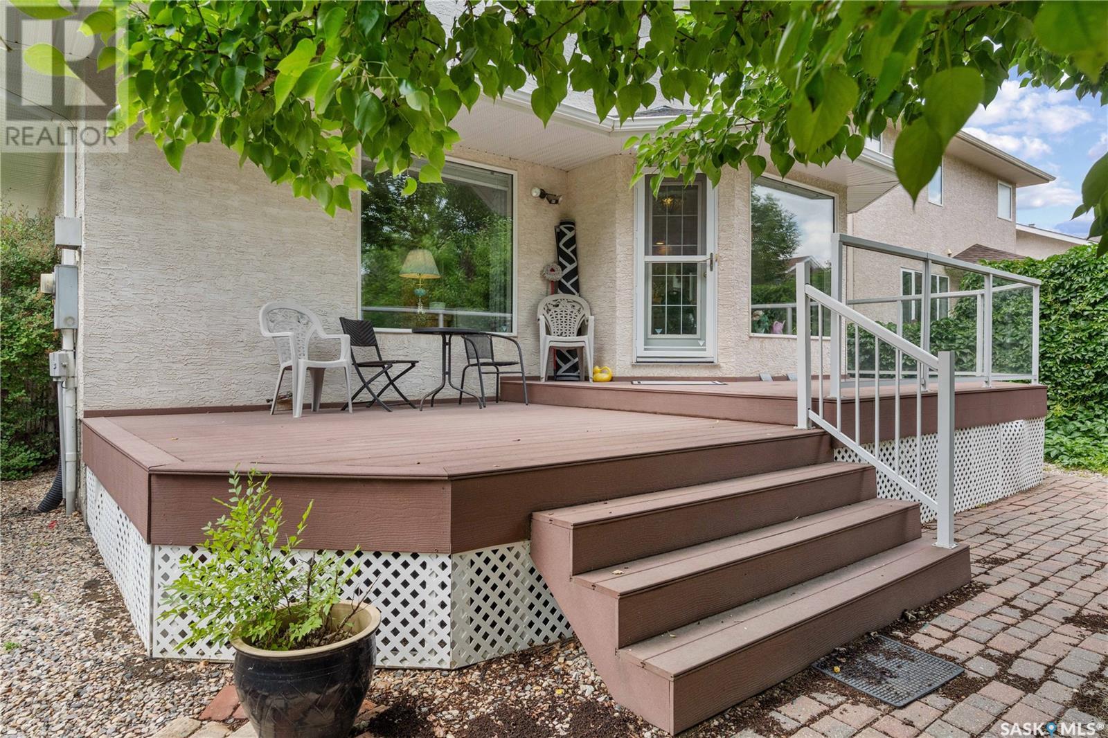 Single Family House 2 Level for Sale in  Hayden Park ROAD Regina 