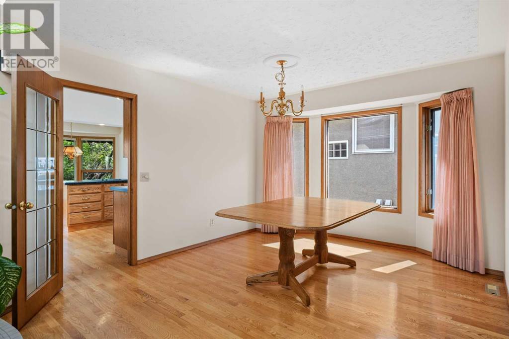 Single Family House Bungalow for Sale in  Shawnee Gardens SW Shawnee Slopes Calgary 