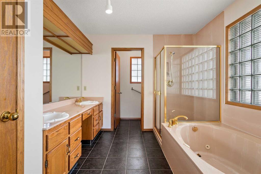 Single Family House Bungalow for Sale in  Shawnee Gardens SW Shawnee Slopes Calgary 