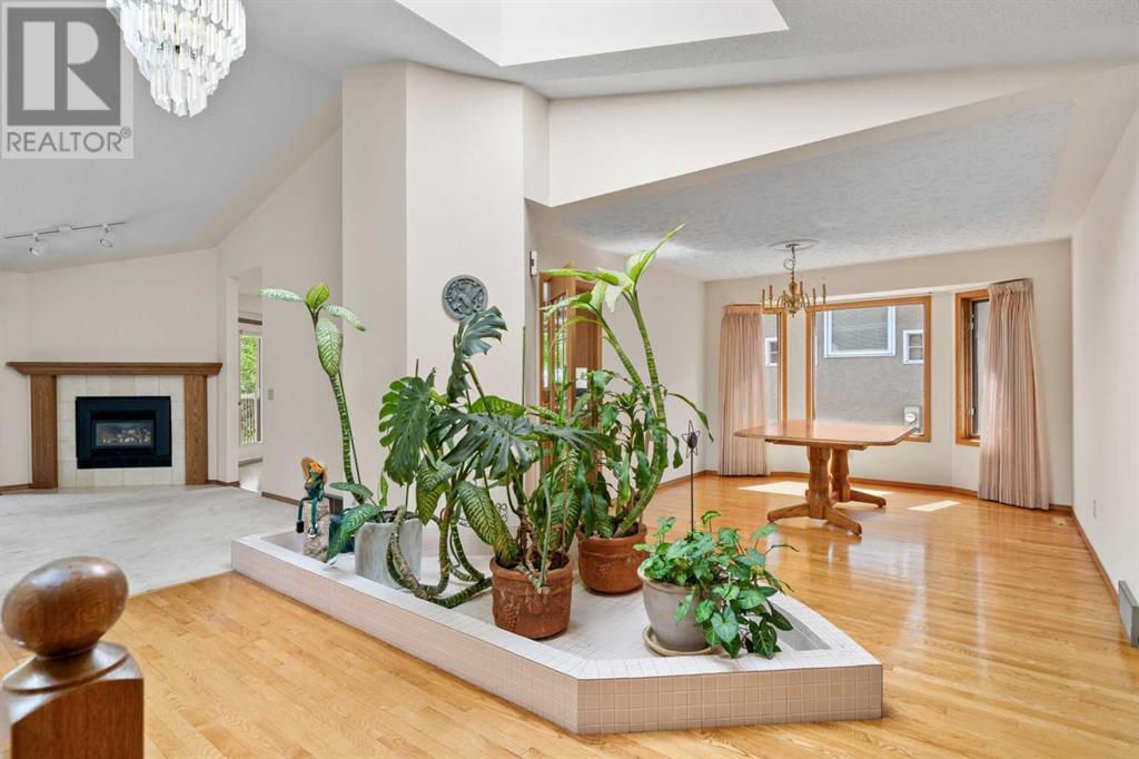 Single Family House Bungalow for Sale in  Shawnee Gardens SW Shawnee Slopes Calgary 