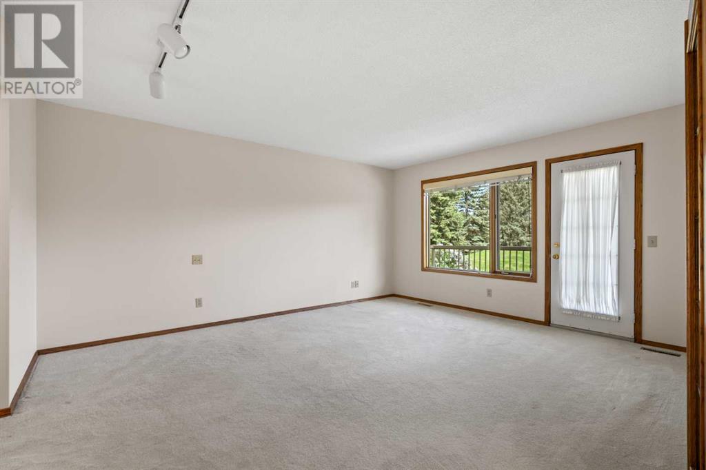 Single Family House Bungalow for Sale in  Shawnee Gardens SW Shawnee Slopes Calgary 