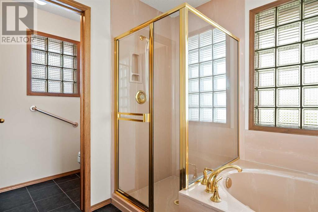 Single Family House Bungalow for Sale in  Shawnee Gardens SW Shawnee Slopes Calgary 